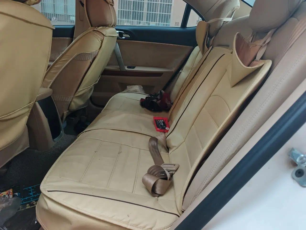 Roewe 550 2013 Classic Edition 550 1.8L Automatic Fashion Model — миниатюра 18