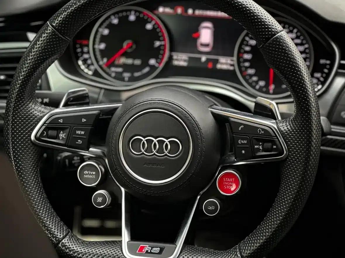 2016 Audi RS 6 4.0T Avant — миниатюра 3