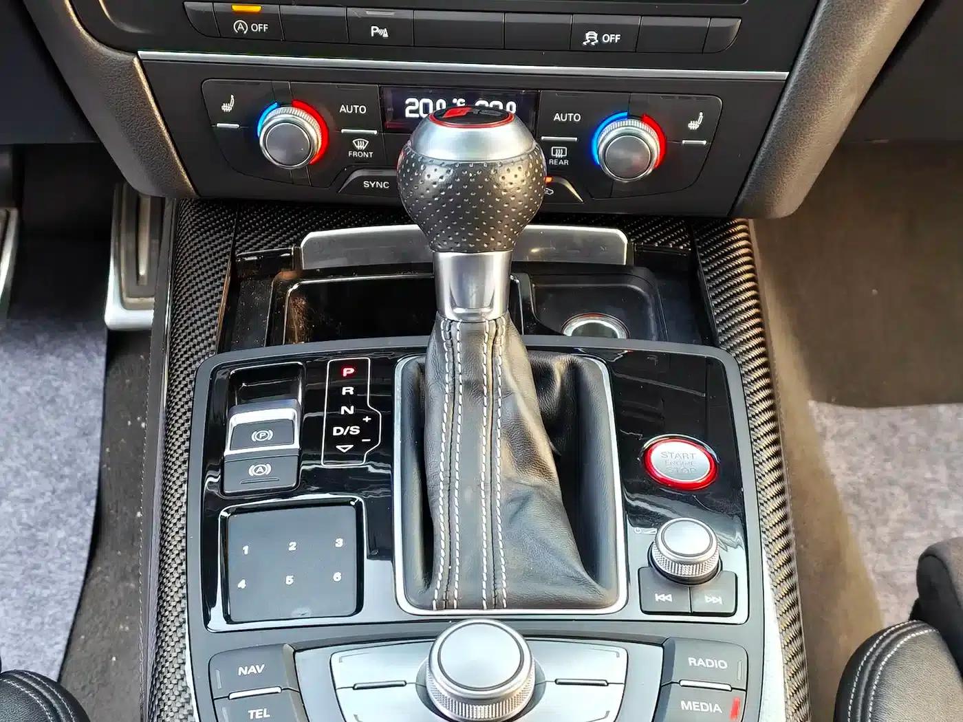 2016 Audi RS 6 4.0T Avant — миниатюра 14