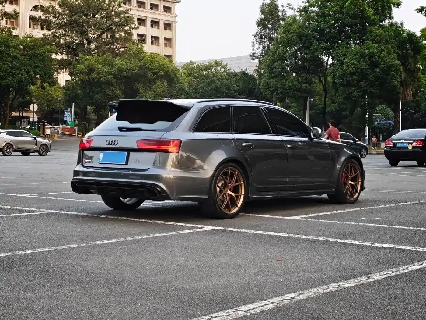 2016 Audi RS 6 4.0T Avant — миниатюра 7
