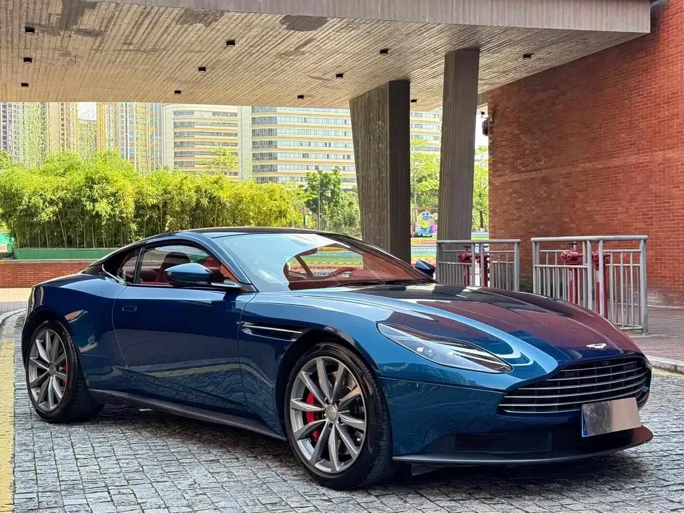 Aston Martin DB11 2019 4.0T V8 Coupe — миниатюра 2