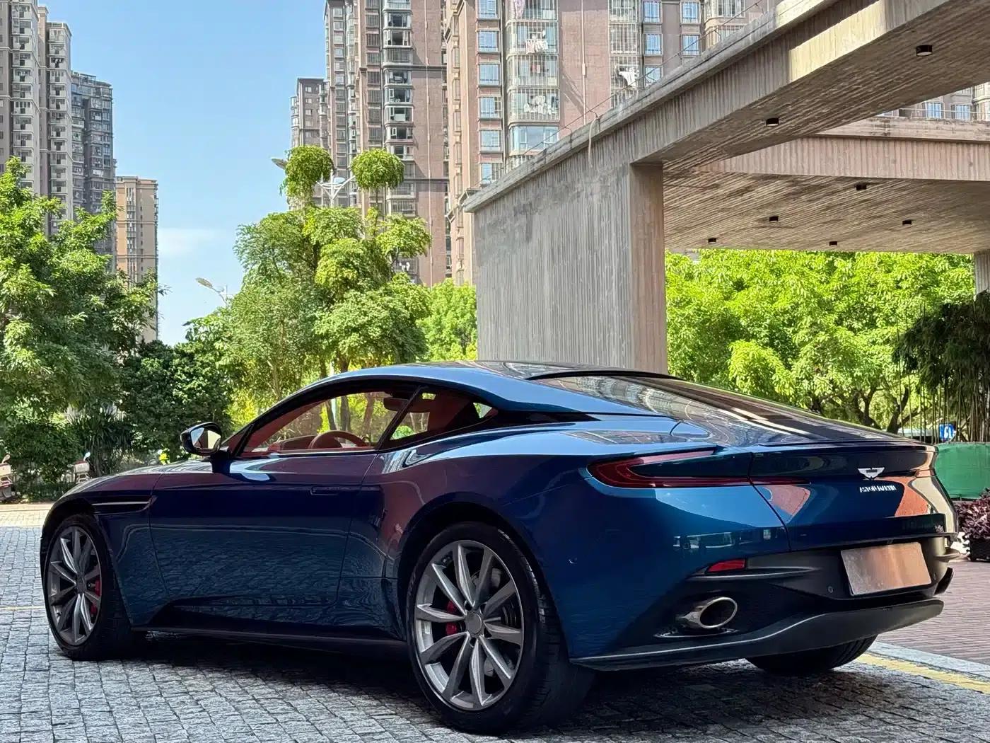Aston Martin DB11 2019 4.0T V8 Coupe — миниатюра 5