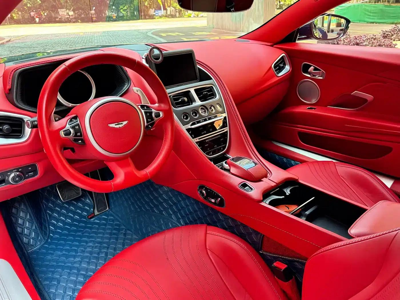 Aston Martin DB11 2019 4.0T V8 Coupe — миниатюра 7