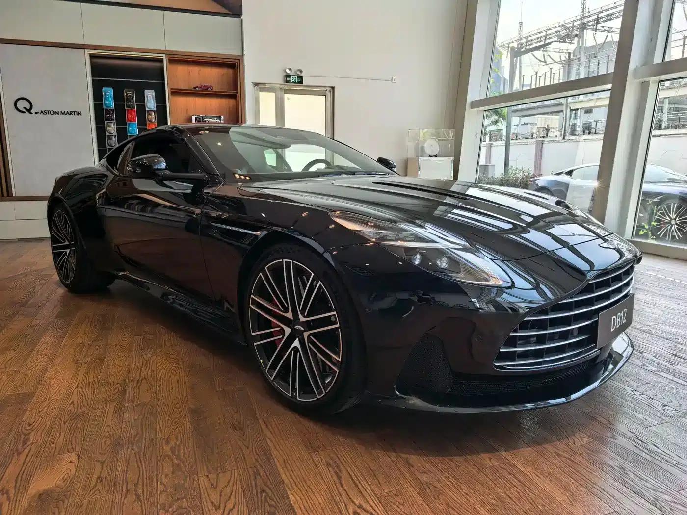 Aston Martin DB12 2025 4.0T V8 Coupe — миниатюра 4