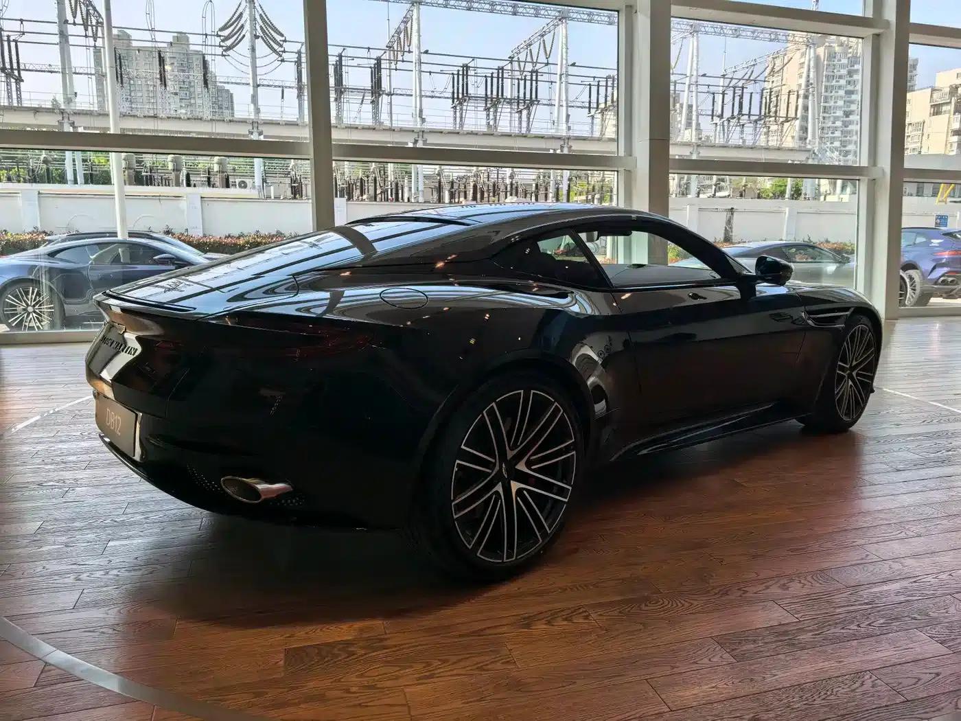 Aston Martin DB12 2025 4.0T V8 Coupe — миниатюра 5
