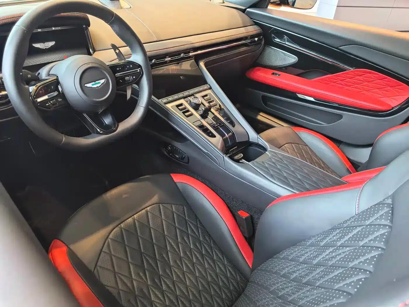 Aston Martin DB12 2025 4.0T V8 Coupe — миниатюра 6