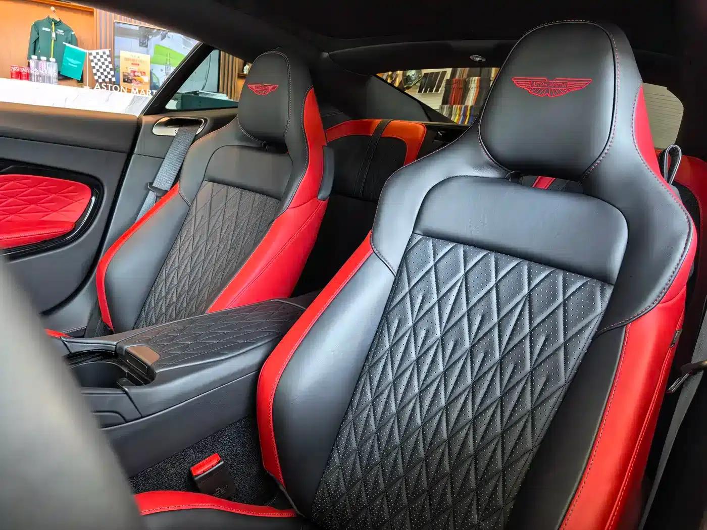 Aston Martin DB12 2025 4.0T V8 Coupe — миниатюра 8
