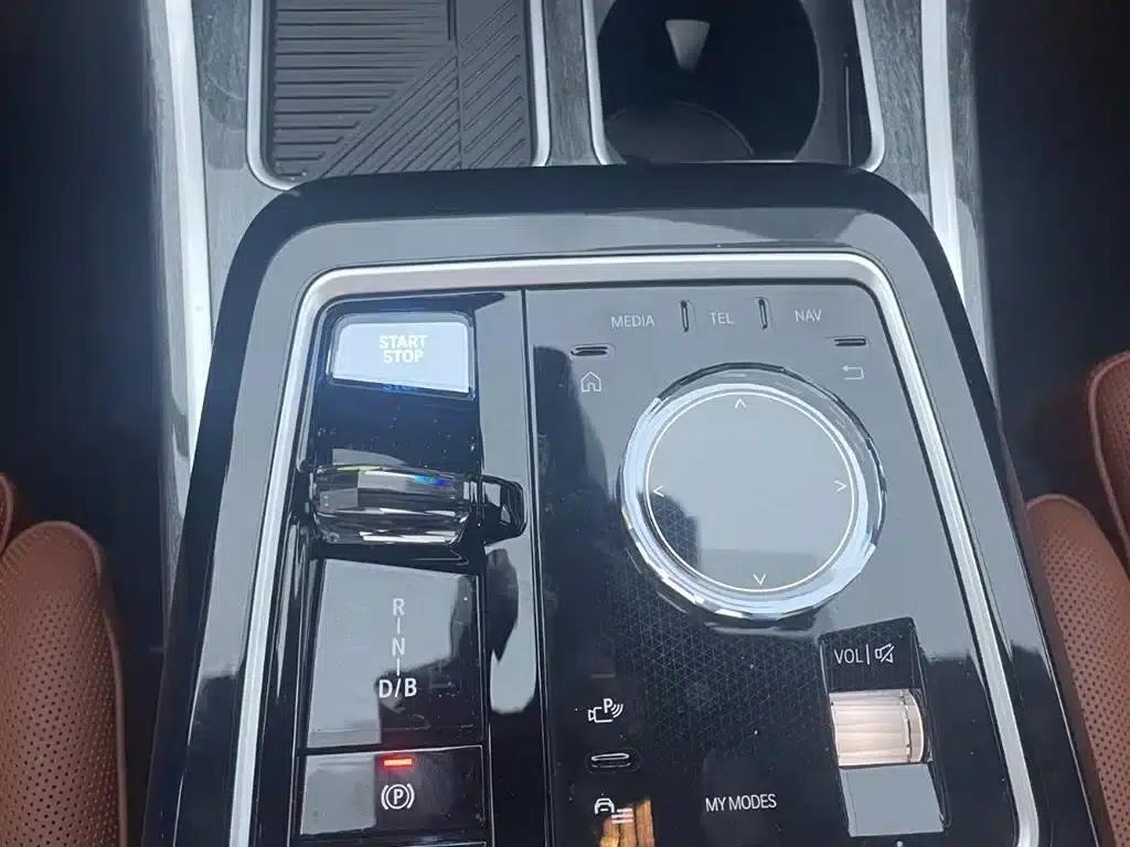 BMW i7 2023 eDrive50L Luxury Package — миниатюра 11