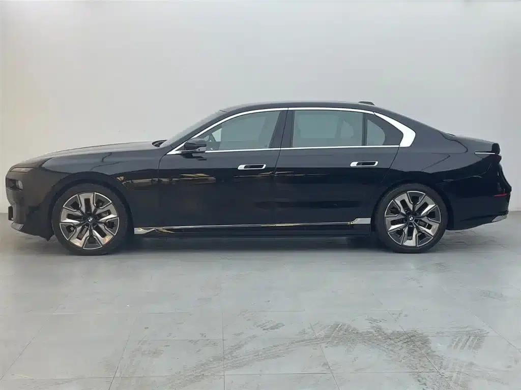 BMW i7 2023 eDrive50L Luxury Package — миниатюра 3