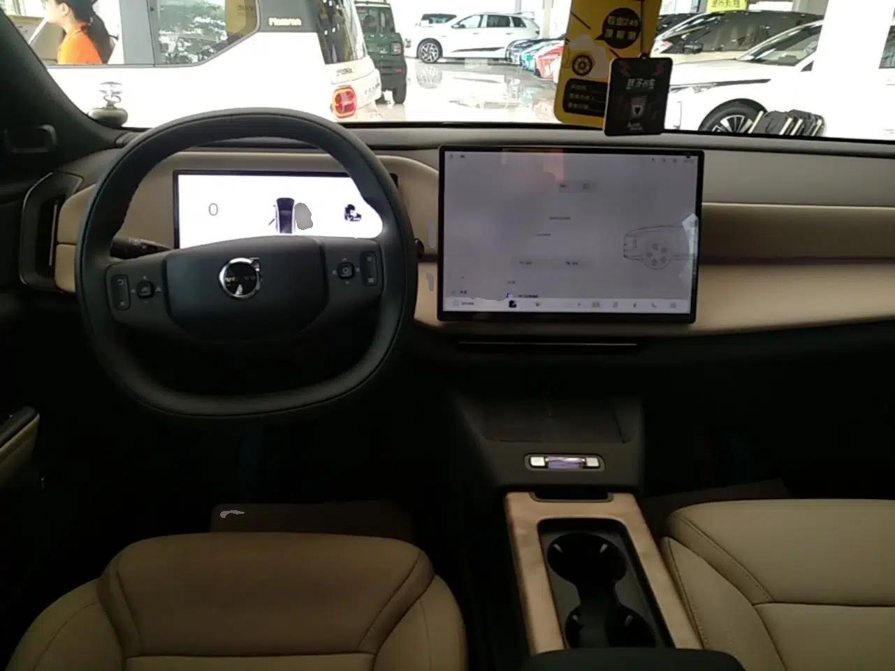Volvo XC70 Plug-in Hybrid 2026 Model Four-Wheel Drive Long-Range Core — миниатюра 12