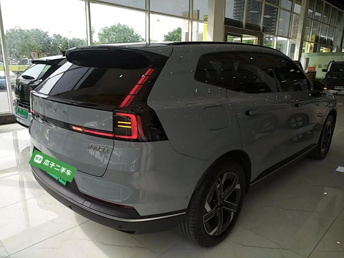 Volvo XC70 Plug-in Hybrid 2026 Model Four-Wheel Drive Long-Range Core — миниатюра 4