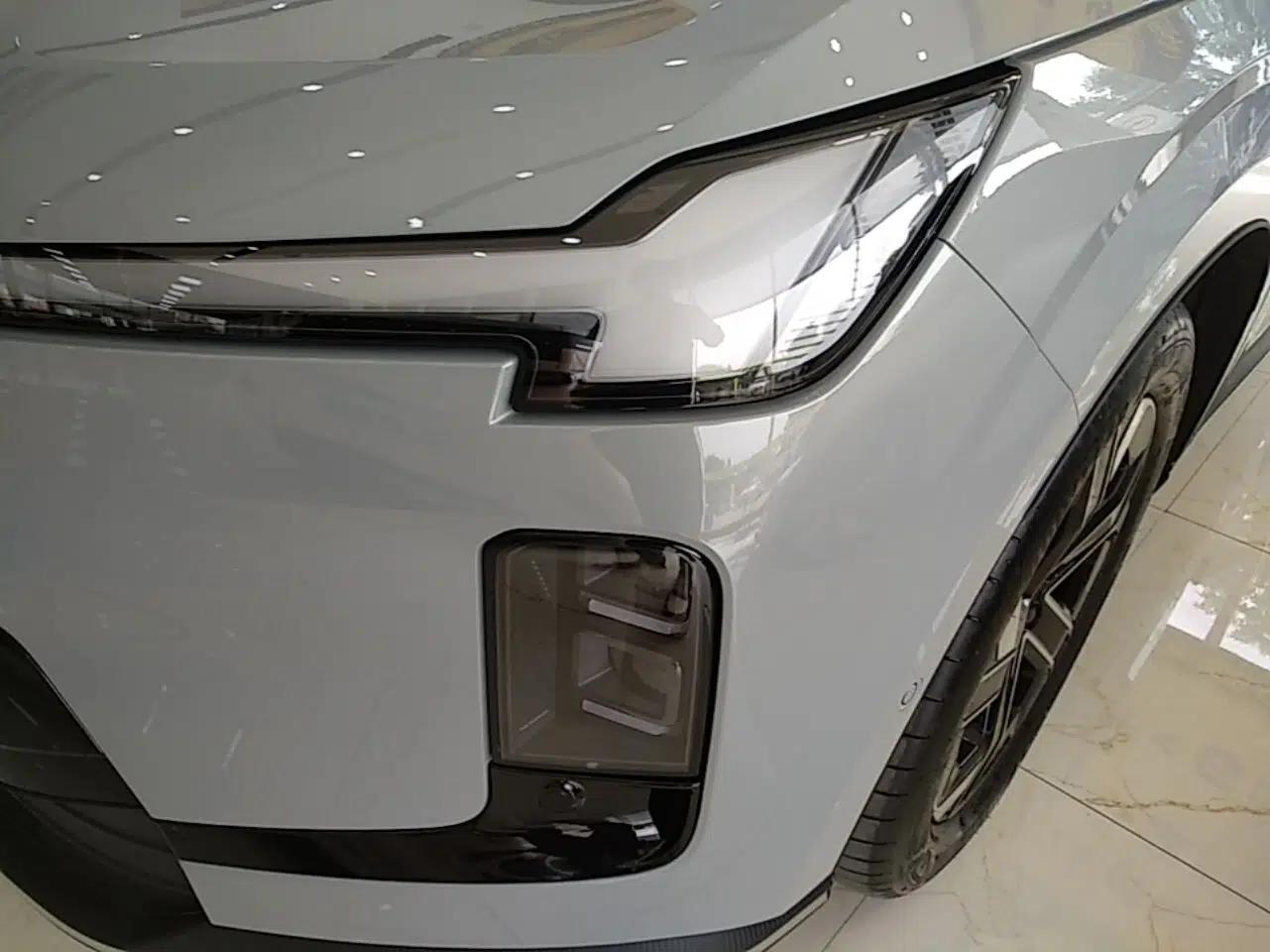 Volvo XC70 Plug-in Hybrid 2026 Model Four-Wheel Drive Long-Range Core — миниатюра 5