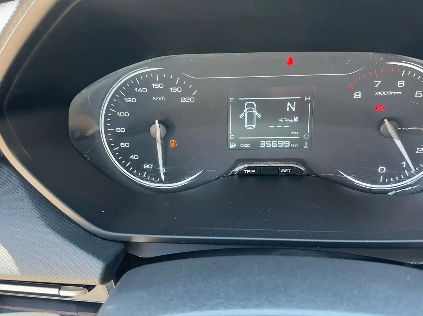 Wuling Alvez 2022 1.5L Manual Free-Style Model — миниатюра 11