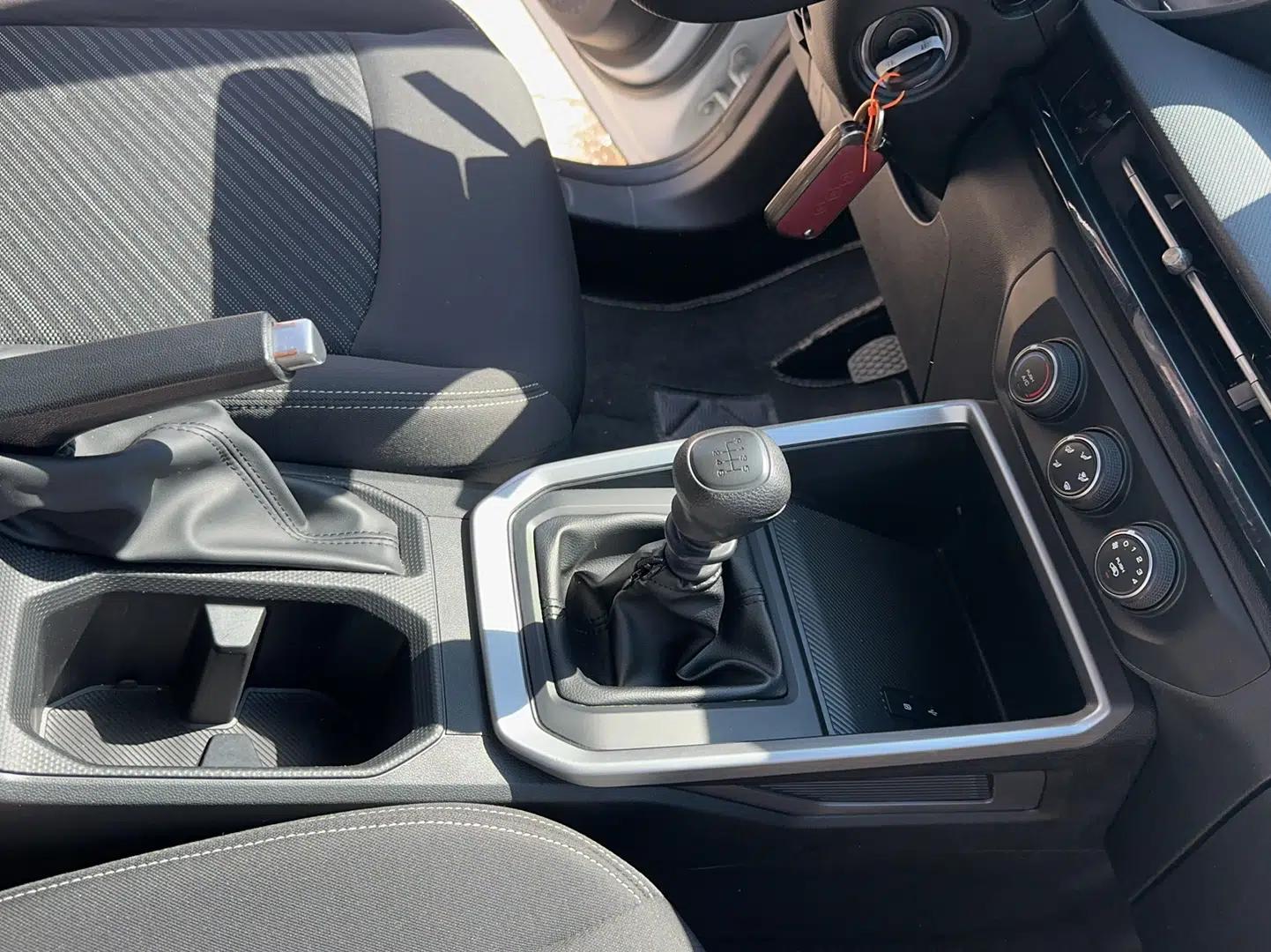Wuling Alvez 2022 1.5L Manual Free-Style Model — миниатюра 7