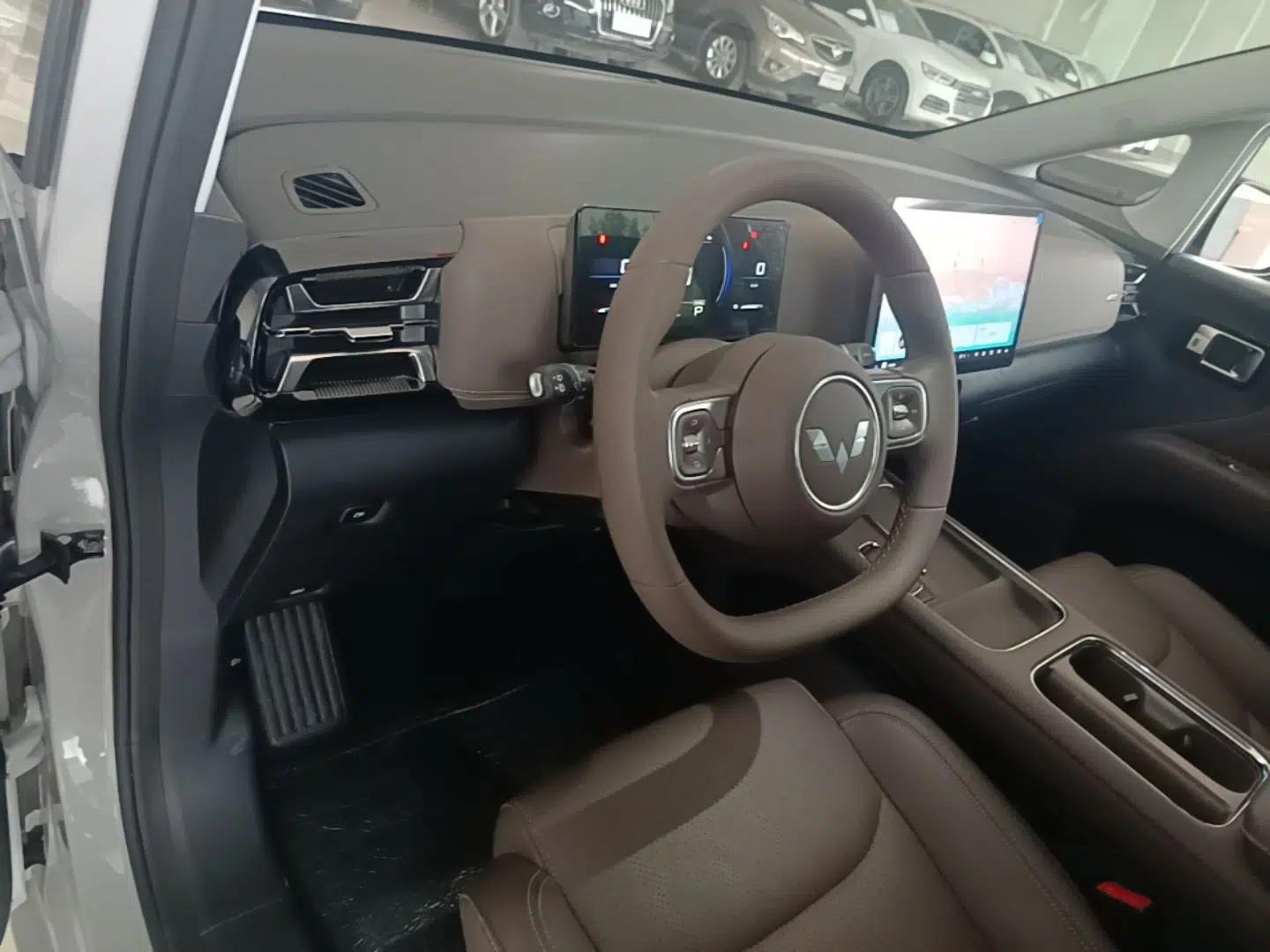 Wuling Starlight 730 2025 Model Plug-in Hybrid 125km Luxury Edition — миниатюра 13