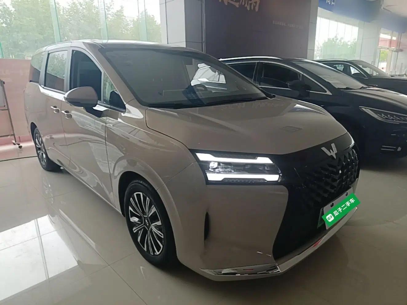Wuling Starlight 730 2025 Model Plug-in Hybrid 125km Luxury Edition — миниатюра 3
