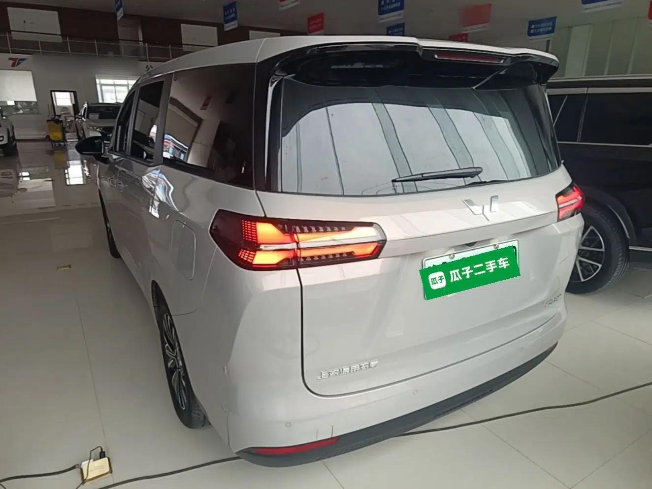Wuling Starlight 730 2025 Model Plug-in Hybrid 125km Luxury Edition — миниатюра 4