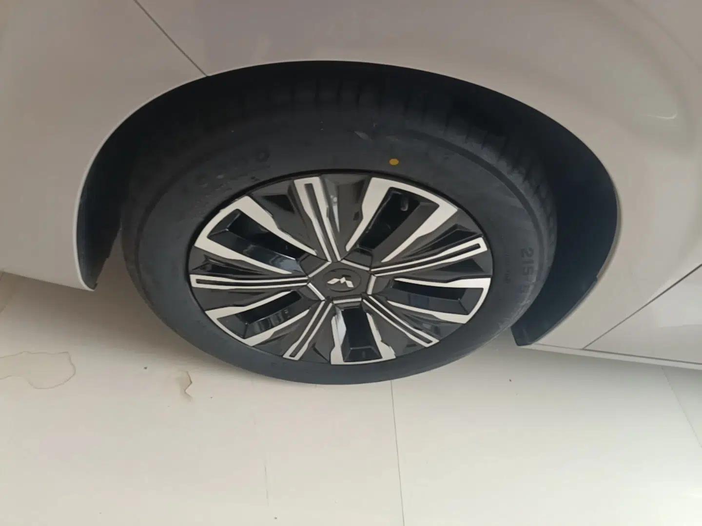 Wuling Starlight 730 2025 Model Plug-in Hybrid 125km Luxury Edition — миниатюра 8