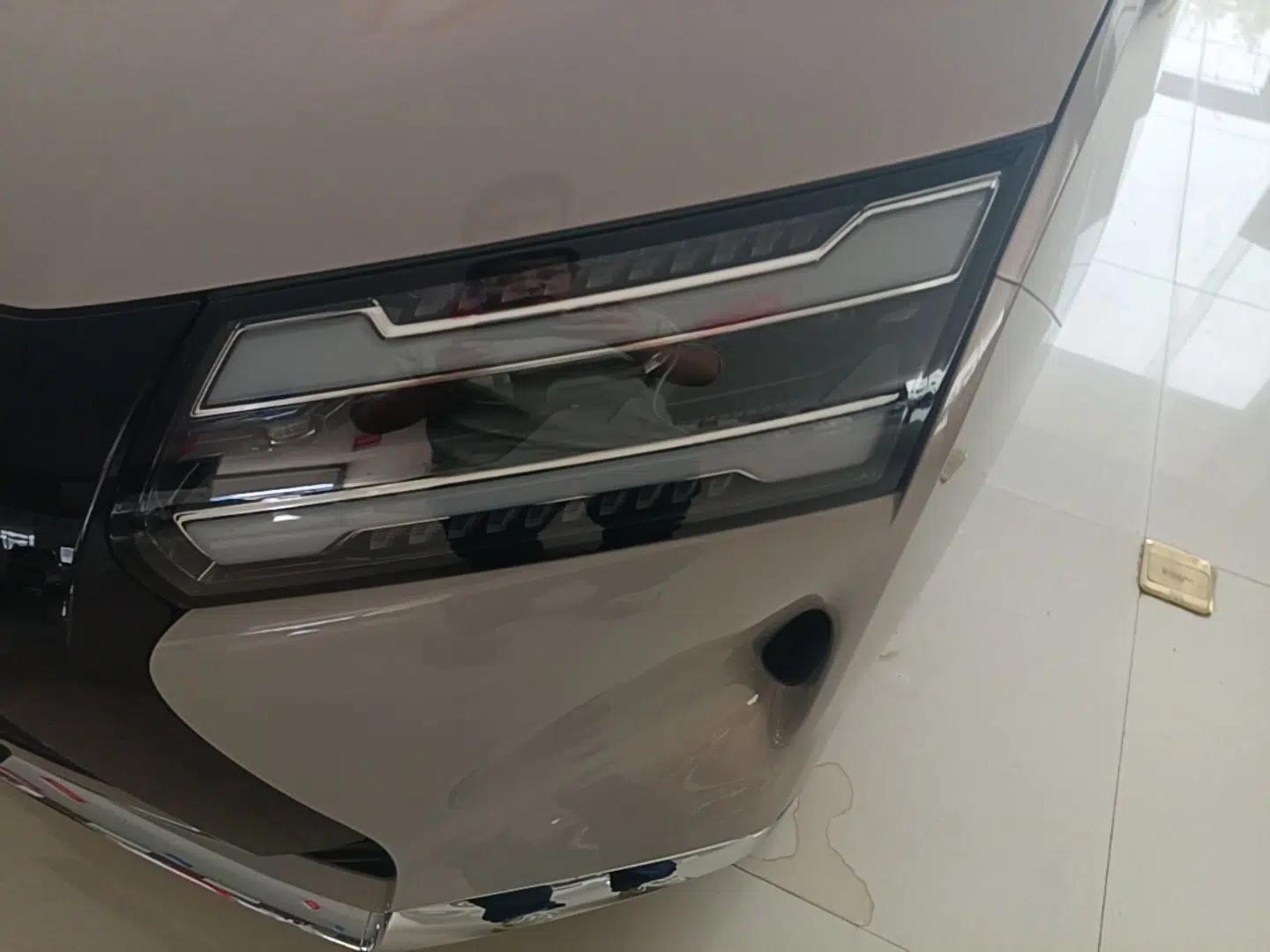 Wuling Starlight 730 2025 Model Plug-in Hybrid 125km Luxury Edition — миниатюра 9