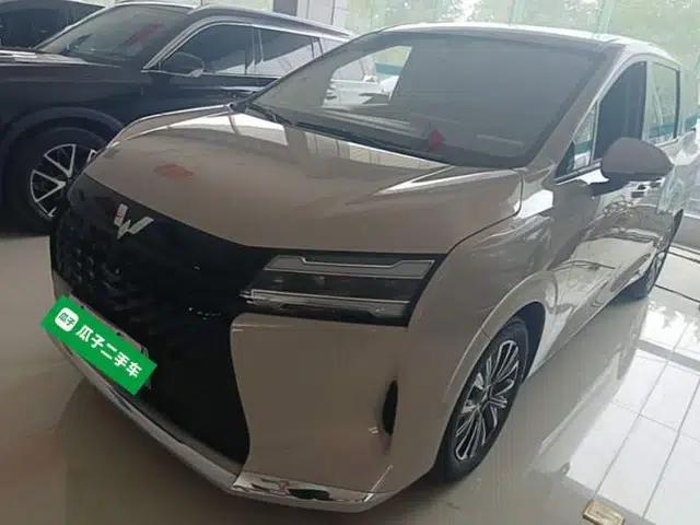 Wuling Starlight 730 2025 Model Plug-in Hybrid 125km Luxury Edition