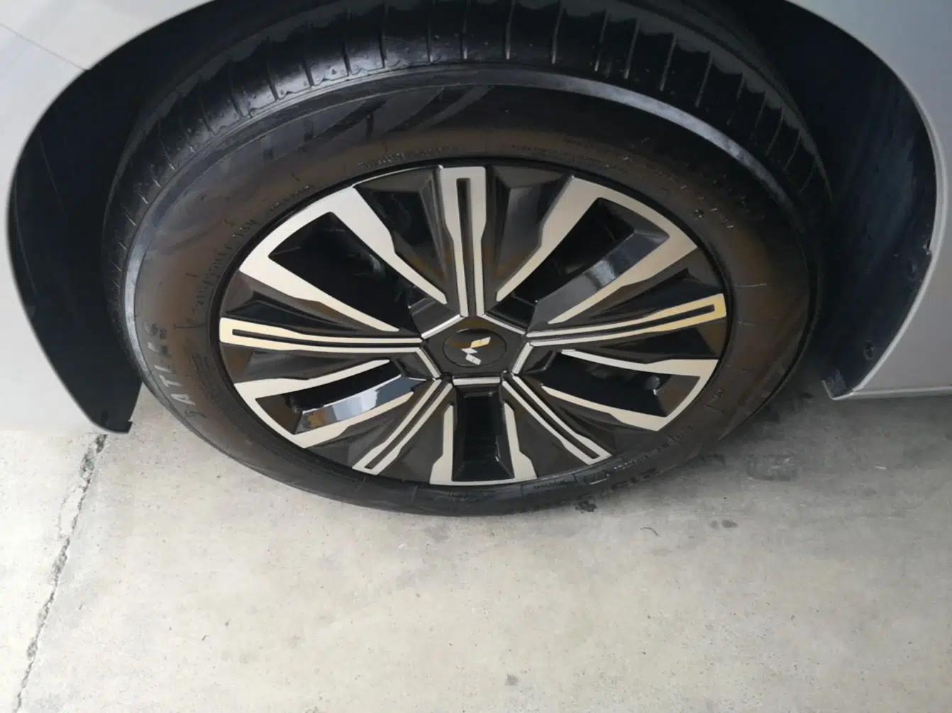 Wuling Starlight 730 2025 Model Plug-in Hybrid 125km Luxury Edition — миниатюра 9