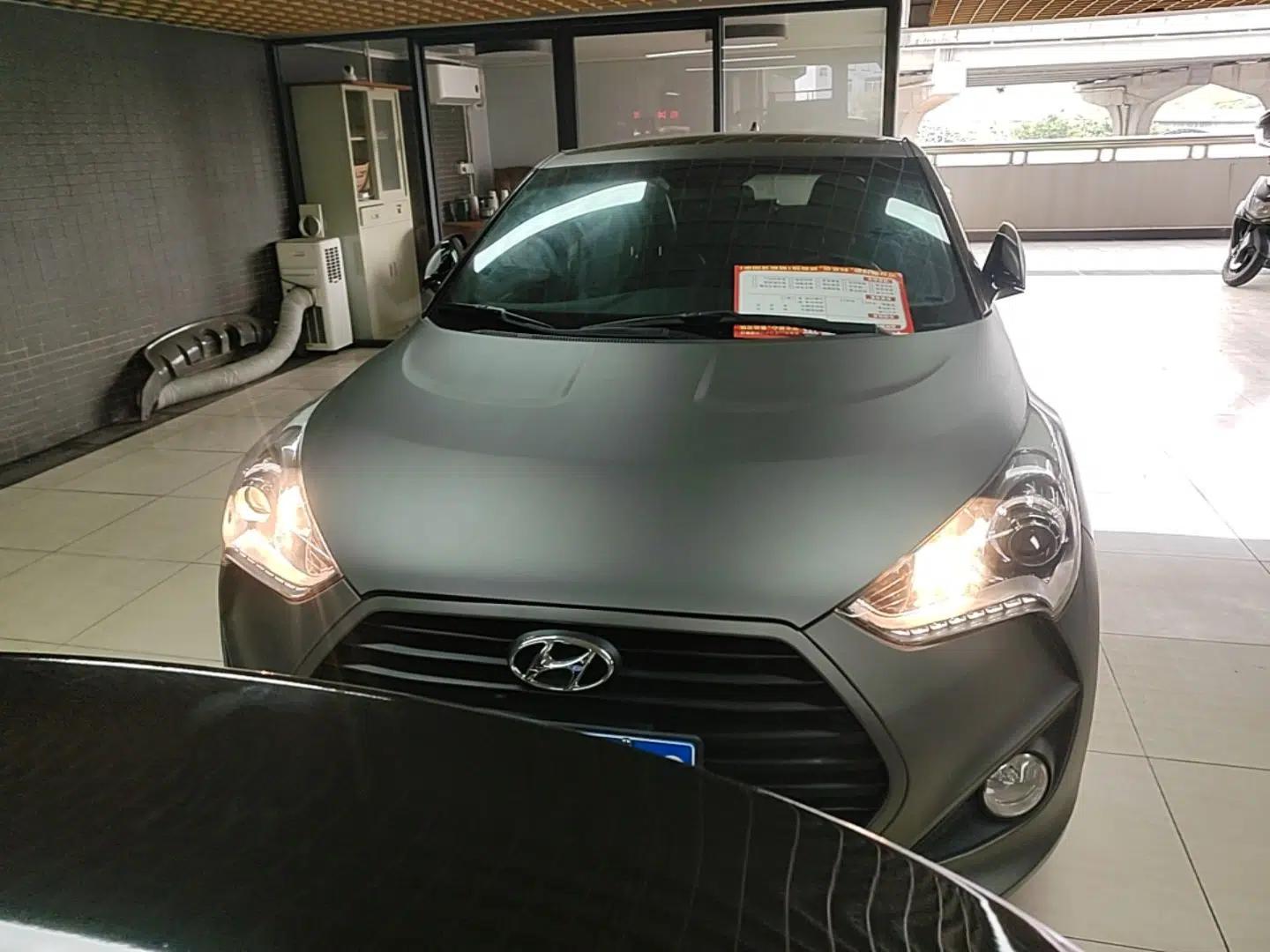 Hyundai Veloster 2015 1.6T Automatic Luxury Edition — миниатюра 2