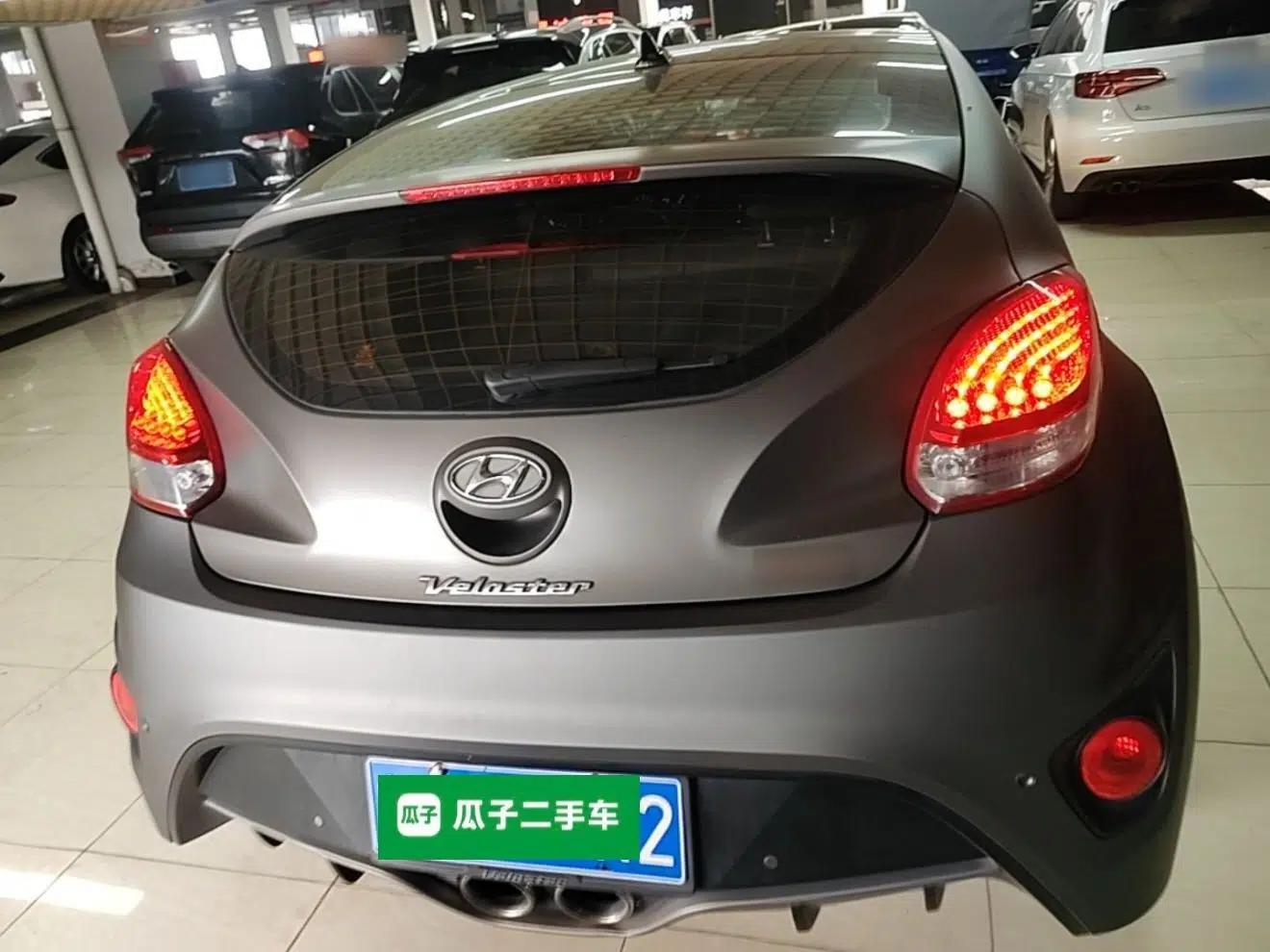 Hyundai Veloster 2015 1.6T Automatic Luxury Edition — миниатюра 5
