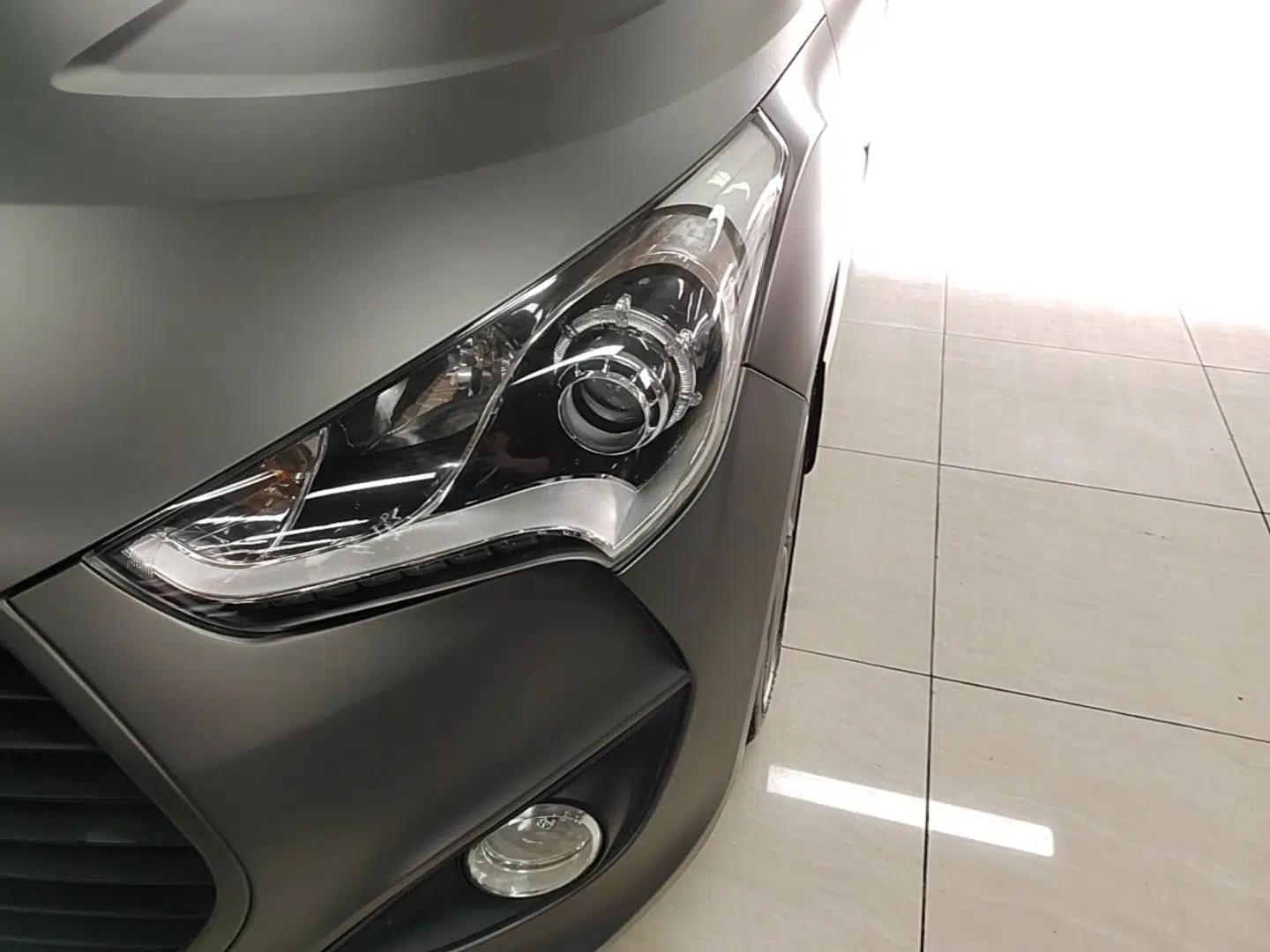 Hyundai Veloster 2015 1.6T Automatic Luxury Edition — миниатюра 9
