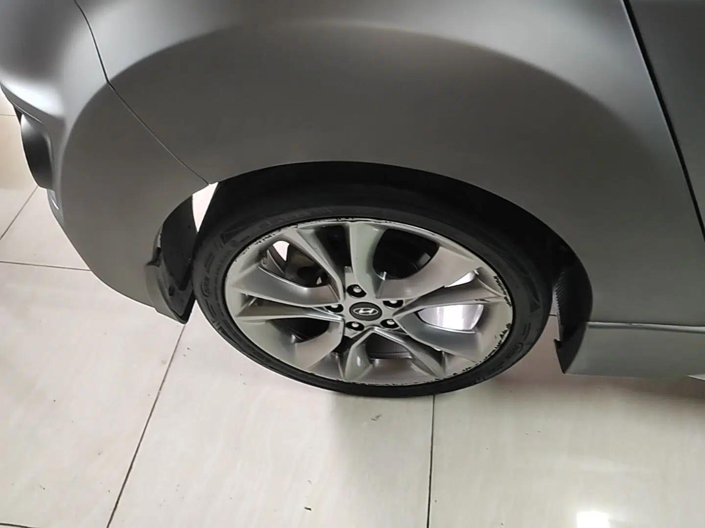 Hyundai Veloster 2015 1.6T Automatic Luxury Edition — миниатюра 10