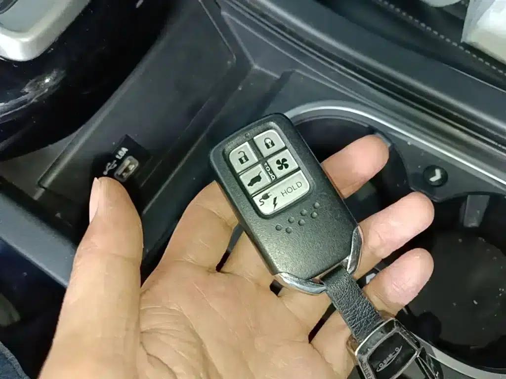 2022 Honda CR-V e:PHEV Premium Edition — миниатюра 9