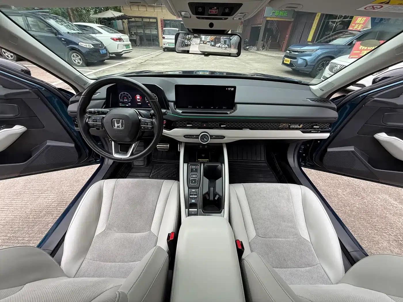 Accord PHEV 2023 2.0L e:PHEV Flagship Edition — миниатюра 11