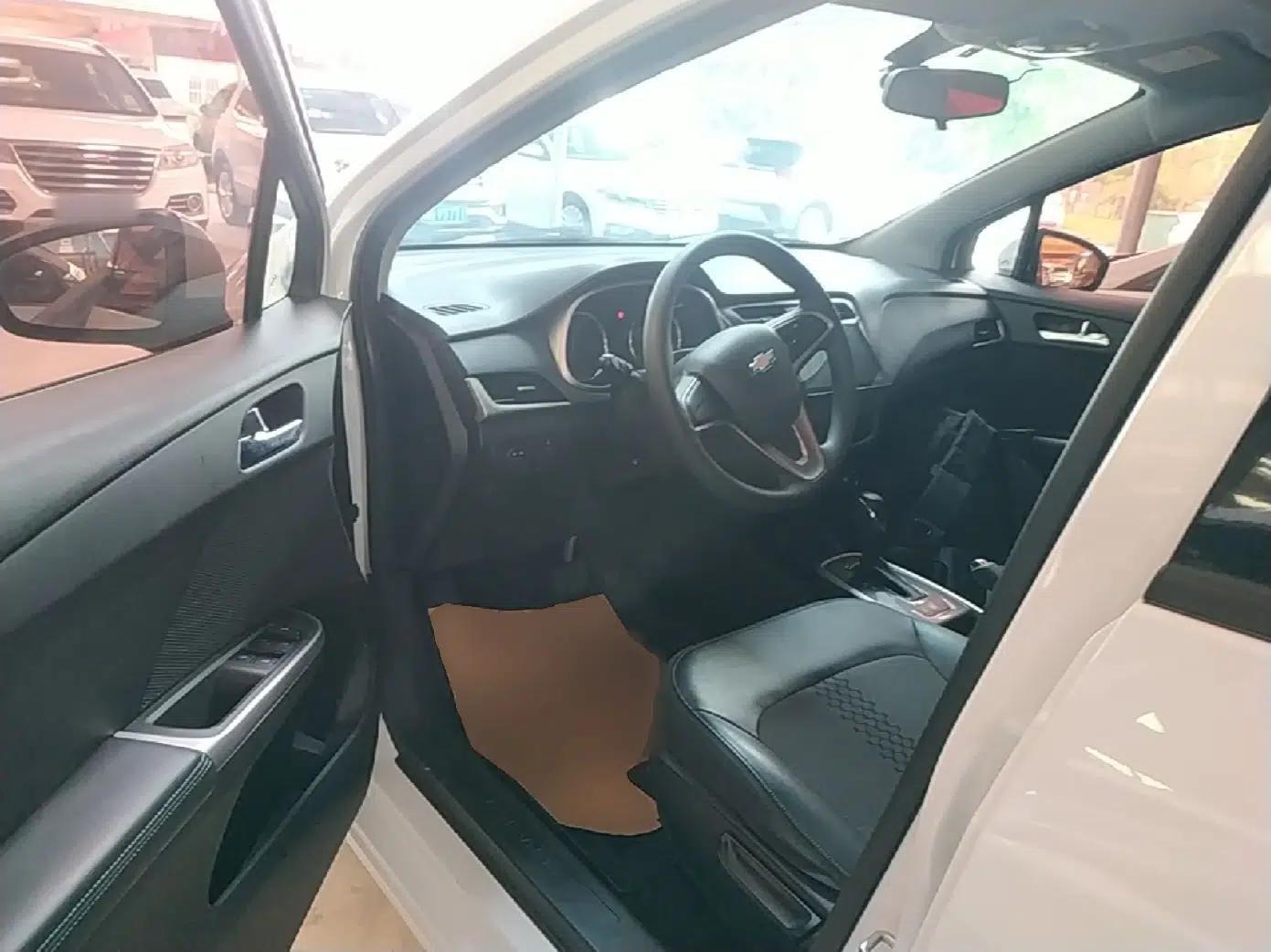 Chevrolet Lova RV 2018 1.5L Automatic Smart Drive Model — миниатюра 19