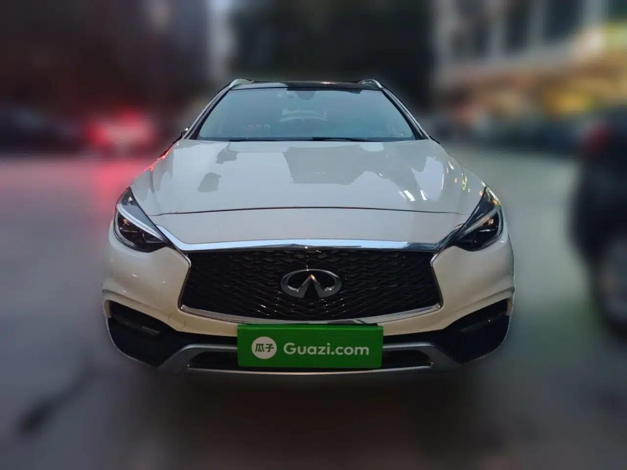 Infiniti QX30 2017 2.0T Four-Wheel Drive Sport Edition — миниатюра 2