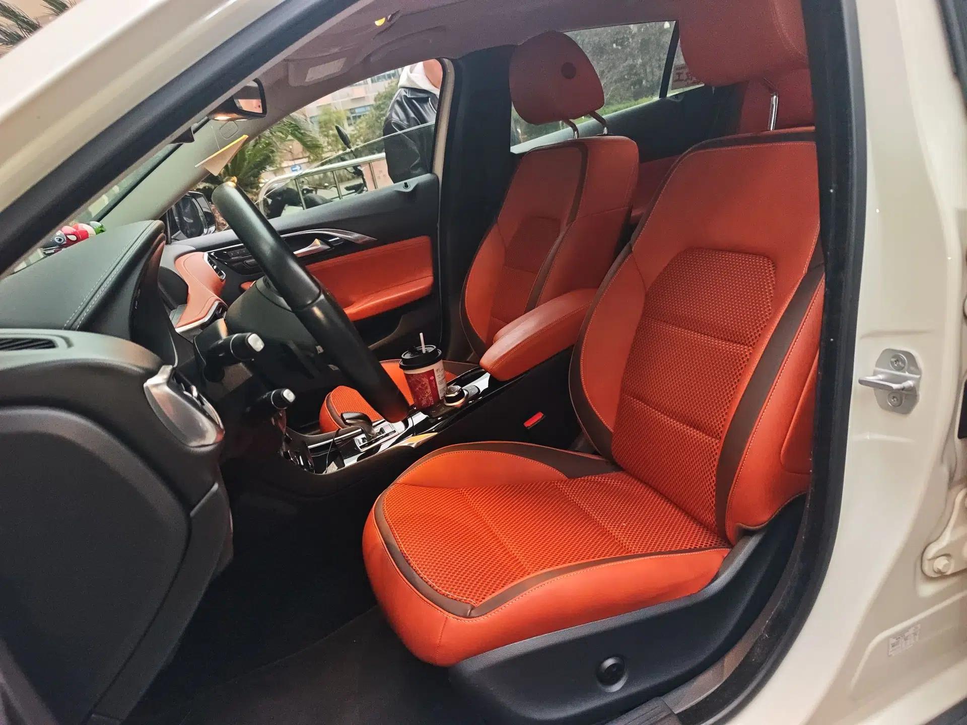 Infiniti QX30 2017 2.0T Four-Wheel Drive Sport Edition — миниатюра 14