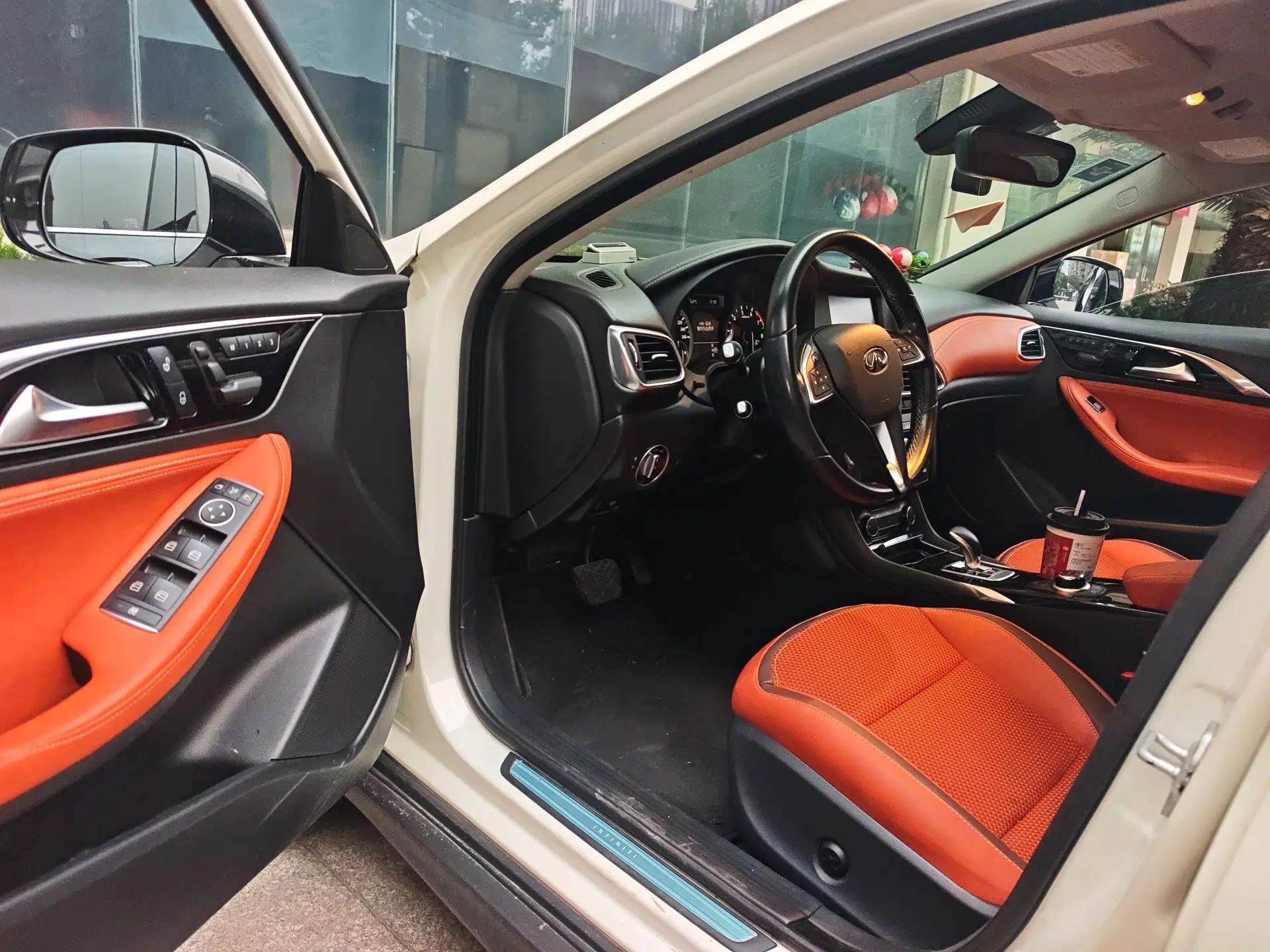 Infiniti QX30 2017 2.0T Four-Wheel Drive Sport Edition — миниатюра 19
