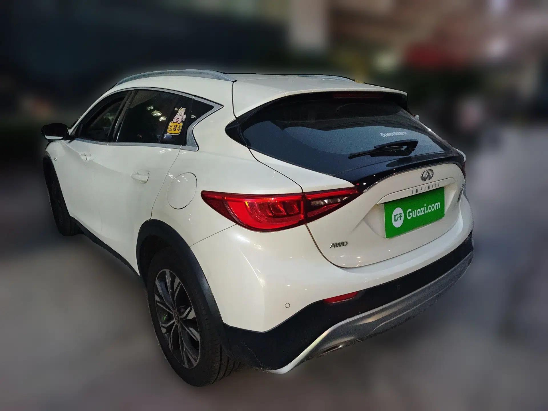 Infiniti QX30 2017 2.0T Four-Wheel Drive Sport Edition — миниатюра 4