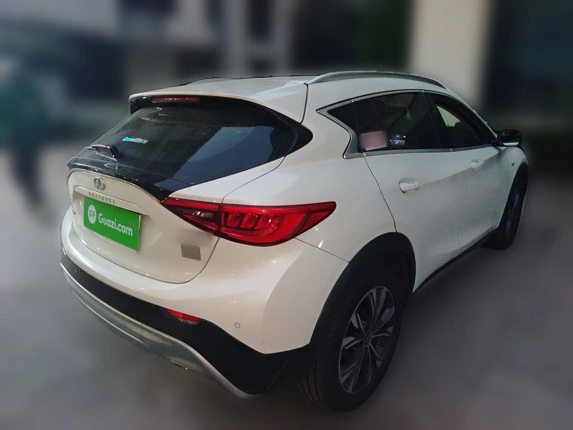 Infiniti QX30 2017 2.0T Four-Wheel Drive Sport Edition — миниатюра 6