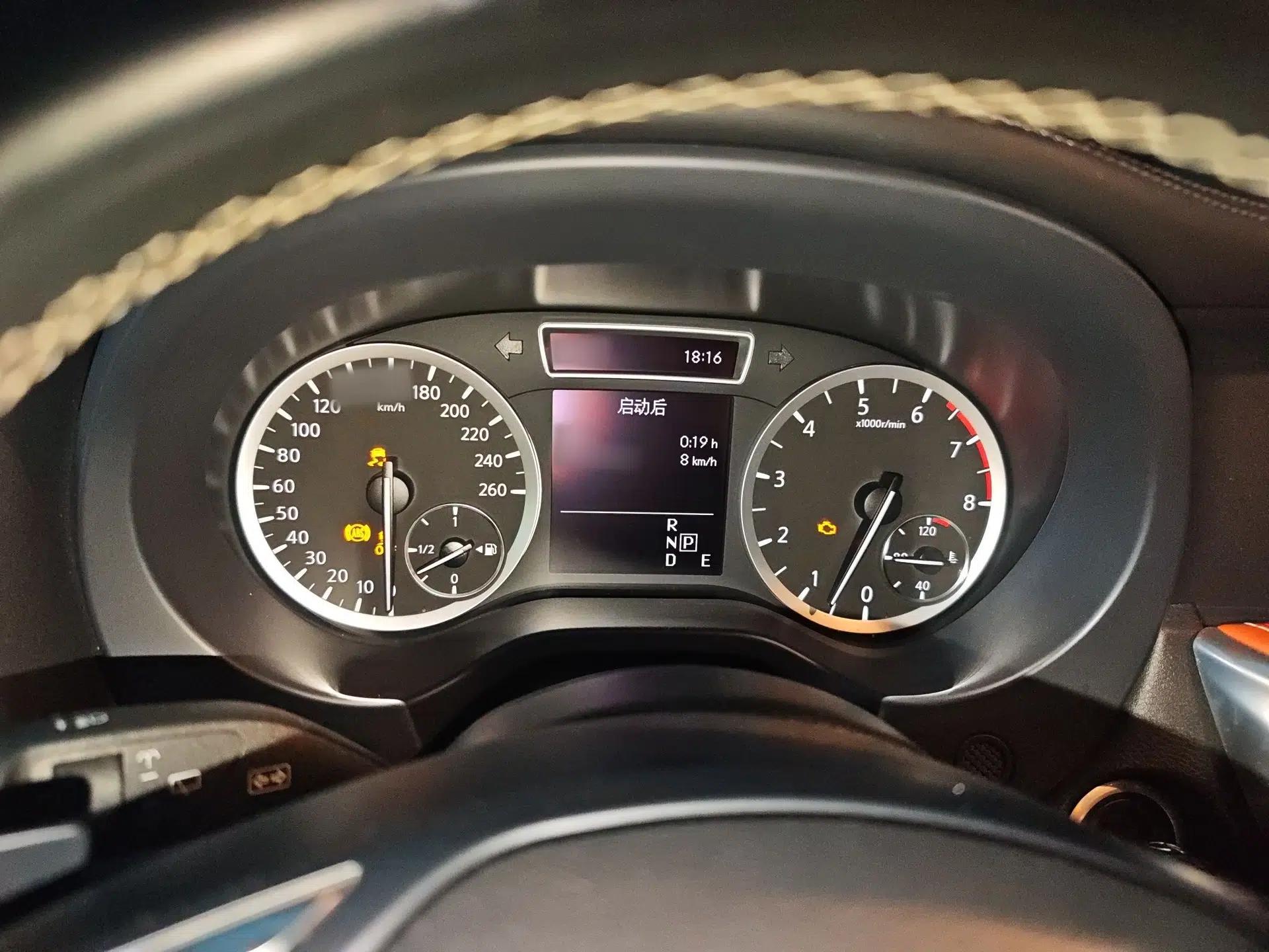 Infiniti QX30 2017 2.0T Four-Wheel Drive Sport Edition — миниатюра 10