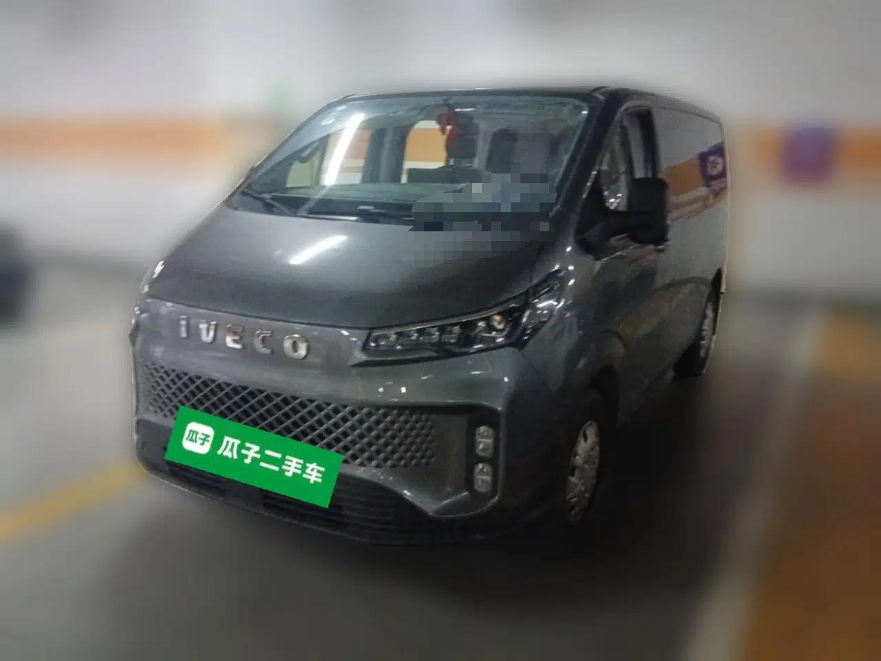Iveco Fidato 2023 C30 Passenger Van 2.0T 93kW Manual Transmission Xingtu Edition Low Roof — миниатюра 1