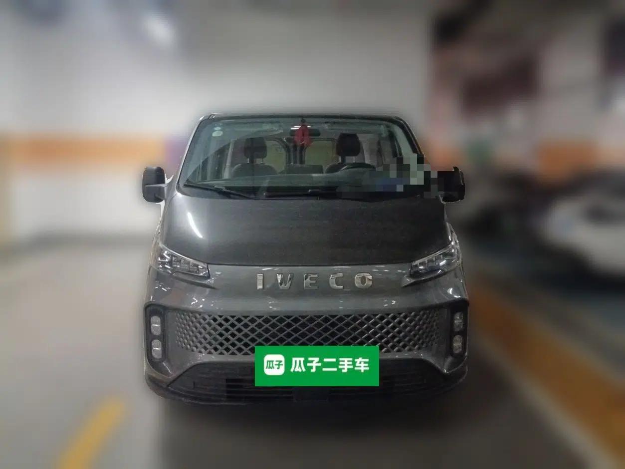 Iveco Fidato 2023 C30 Passenger Van 2.0T 93kW Manual Transmission Xingtu Edition Low Roof — миниатюра 2