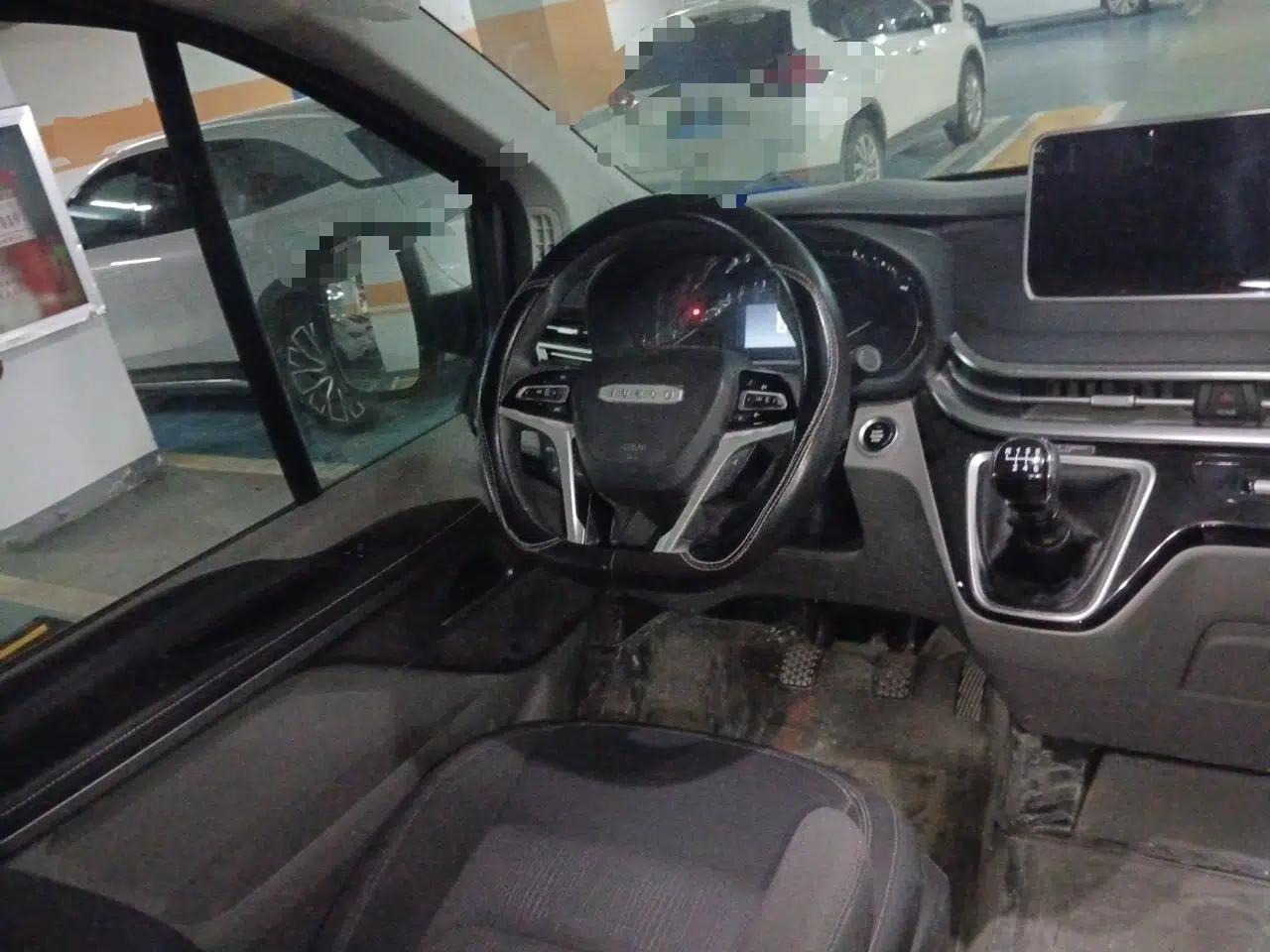 Iveco Fidato 2023 C30 Passenger Van 2.0T 93kW Manual Transmission Xingtu Edition Low Roof — миниатюра 11