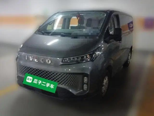 Iveco Fidato 2023 C30 Passenger Van 2.0T 93kW Manual Transmission Xingtu Edition Low Roof