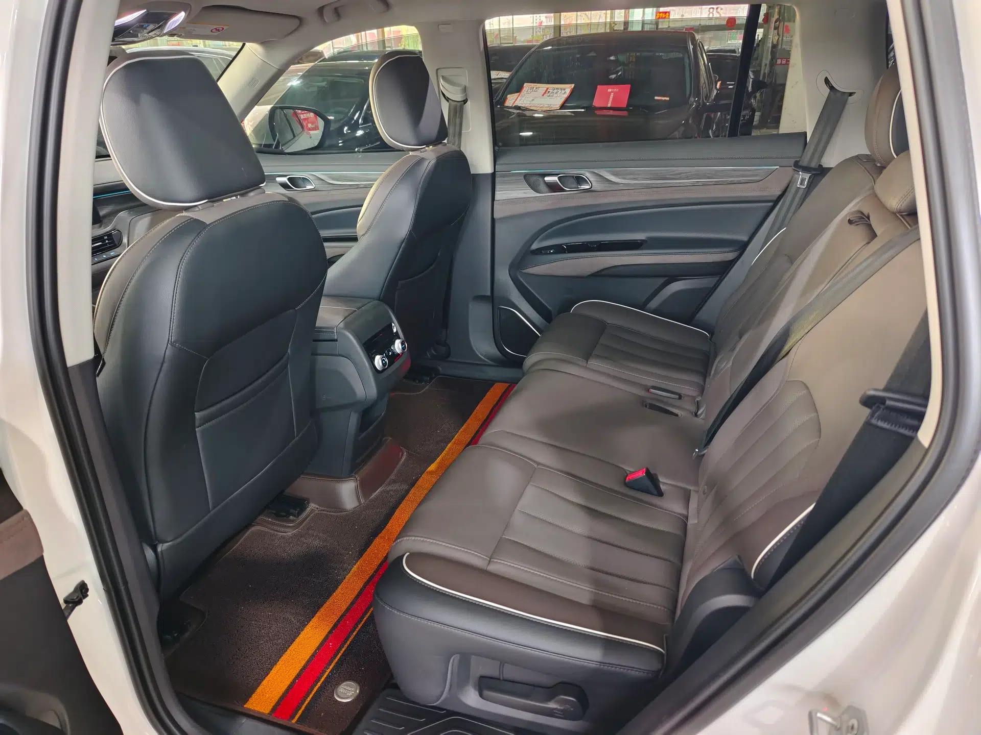 Ford Equator 2023 EcoBoost 225 Premier 7-Seater (2/3/2) — миниатюра 16