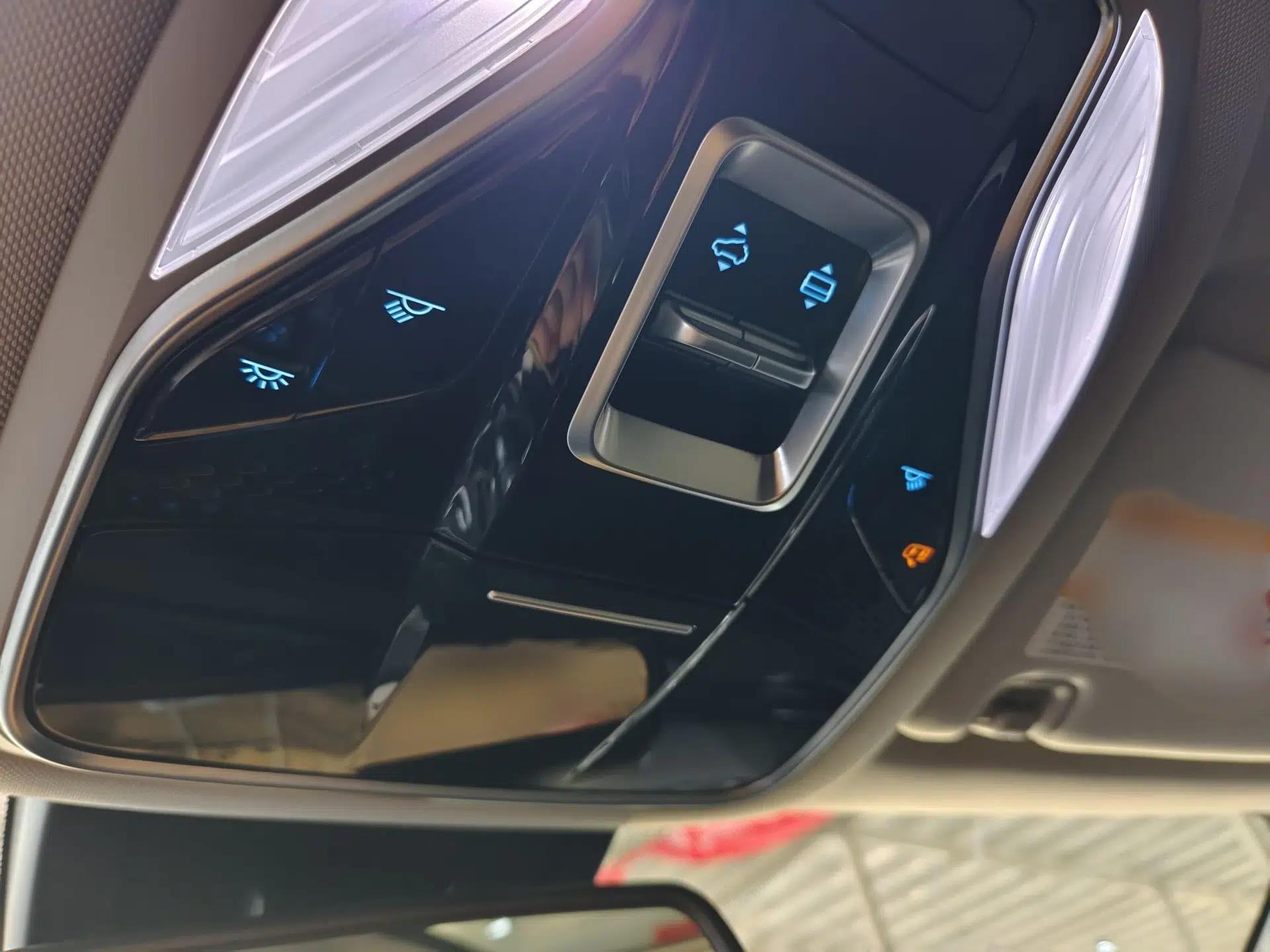 Ford Equator 2023 EcoBoost 225 Premier 7-Seater (2/3/2) — миниатюра 21