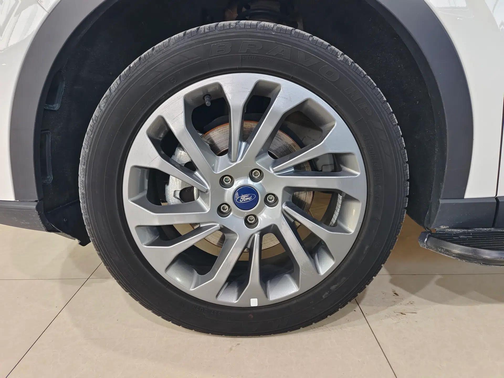 Ford Equator 2023 EcoBoost 225 Premier 7-Seater (2/3/2) — миниатюра 8