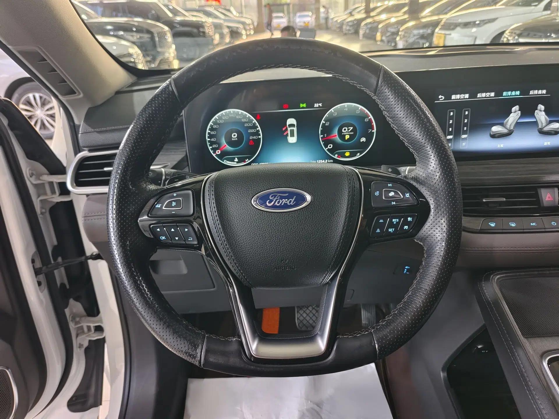 Ford Equator 2023 EcoBoost 225 Premier 7-Seater (2/3/2) — миниатюра 9