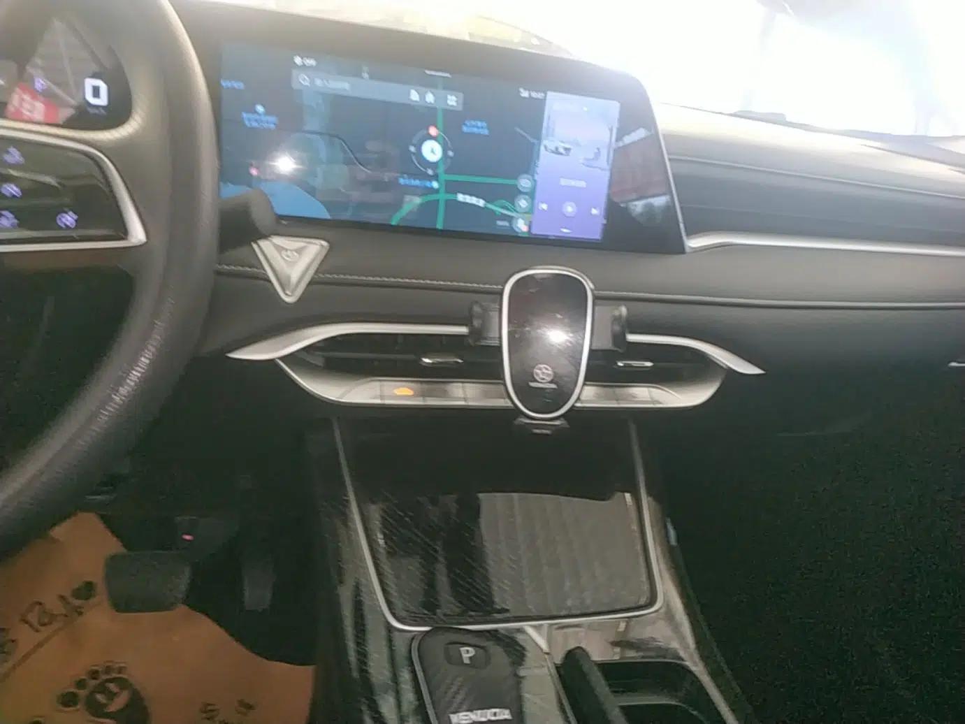 Venucia V 2021 260T Idol Edition — миниатюра 16