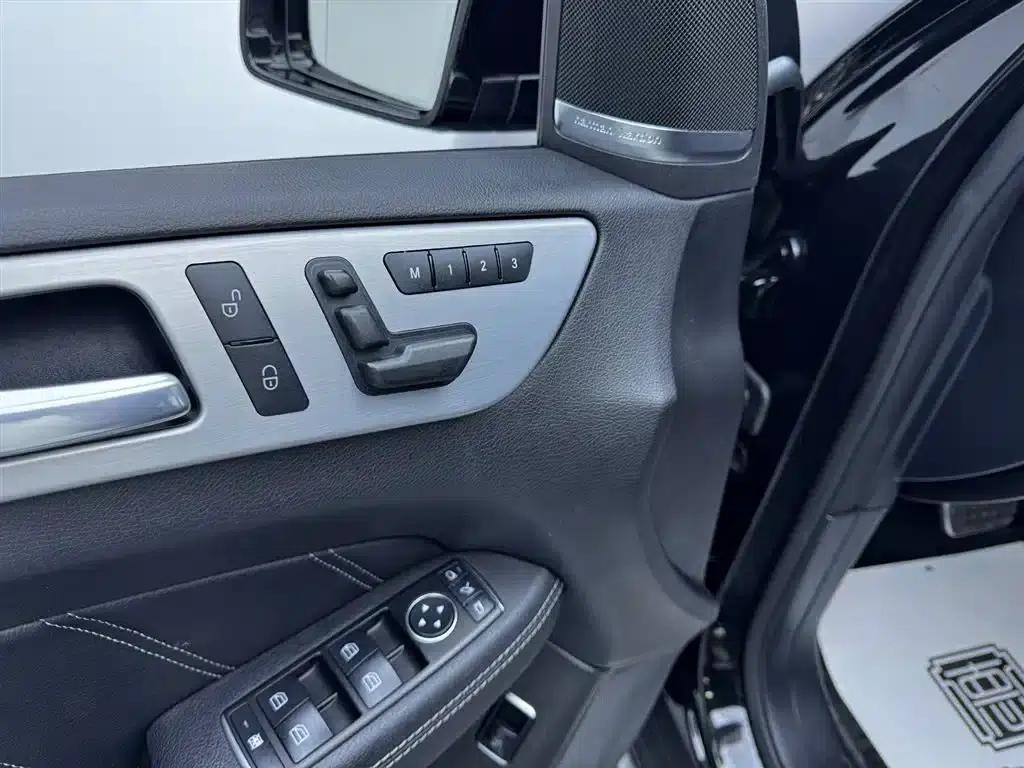 2015 Mercedes-Benz M-Class AMG ML 63 — миниатюра 12