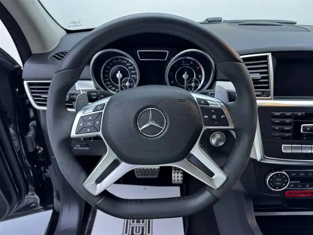 2015 Mercedes-Benz M-Class AMG ML 63 — миниатюра 13
