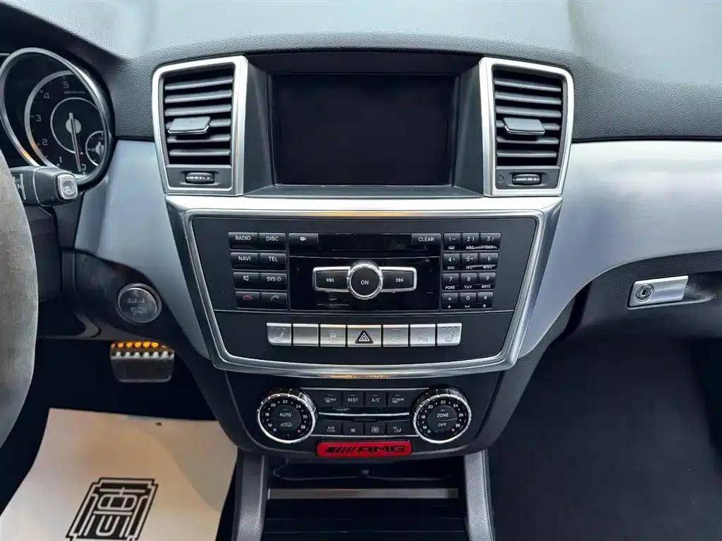 2015 Mercedes-Benz M-Class AMG ML 63 — миниатюра 14
